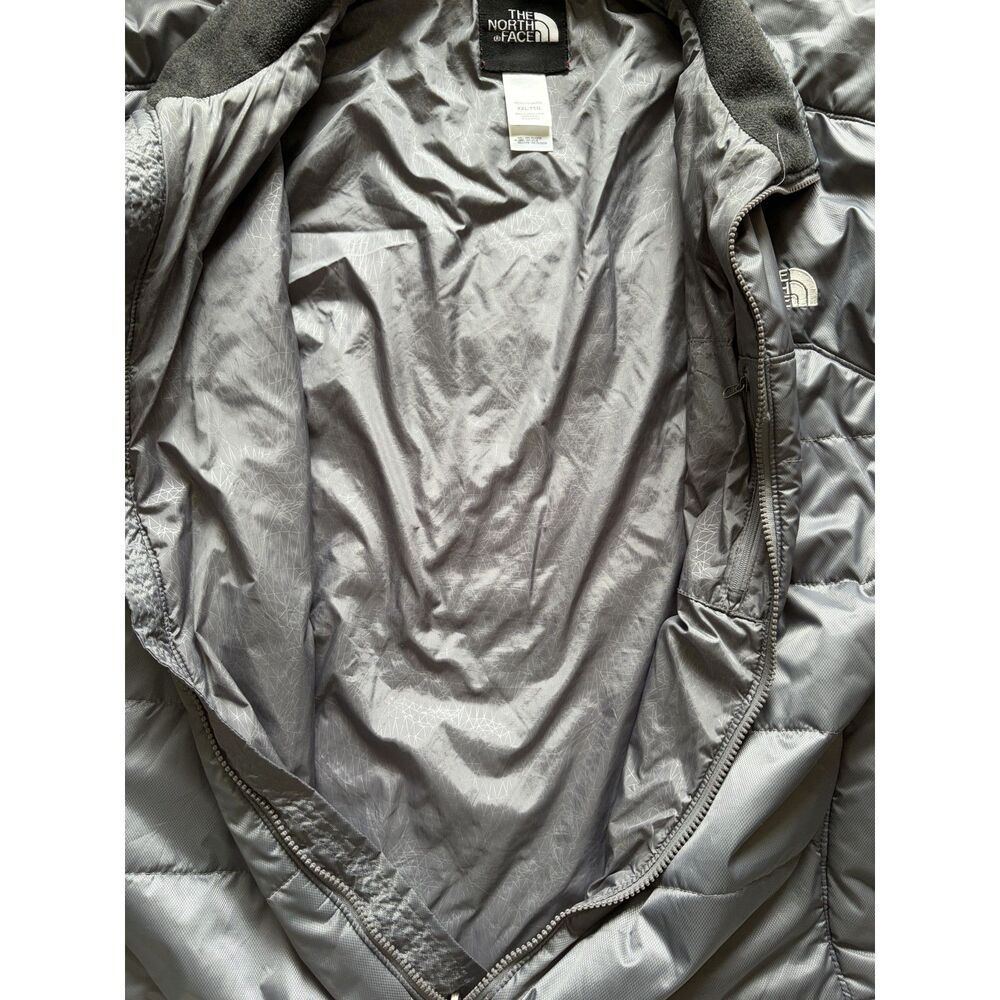 Lightweight North Face Puffer Jacket - Picture 4 of 6